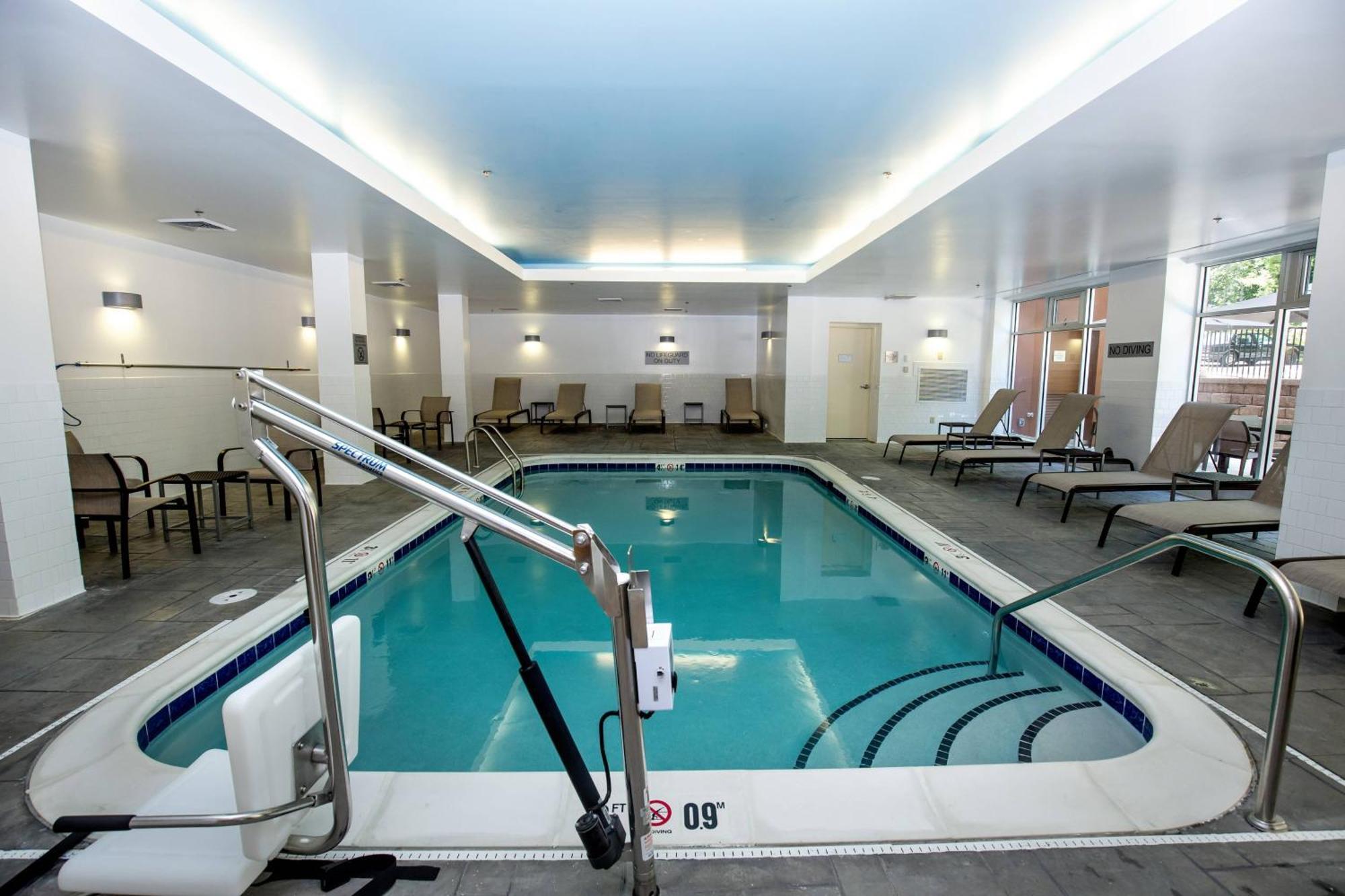 Hotel Fairfield & By Marriott Richmond Midlothian 3*